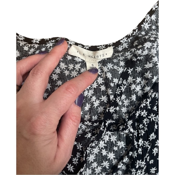 L.A. Hearts Black White Daisy Floral Double Tie Tunic Top Size Small - Picture 4 of 6